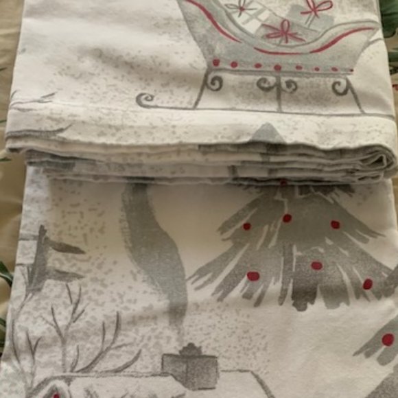Martha Stewart "SNOWY VILLAGE" Shower Curtain: Deer, Houses, Trees, Birds, Snow - Picture 4 of 8